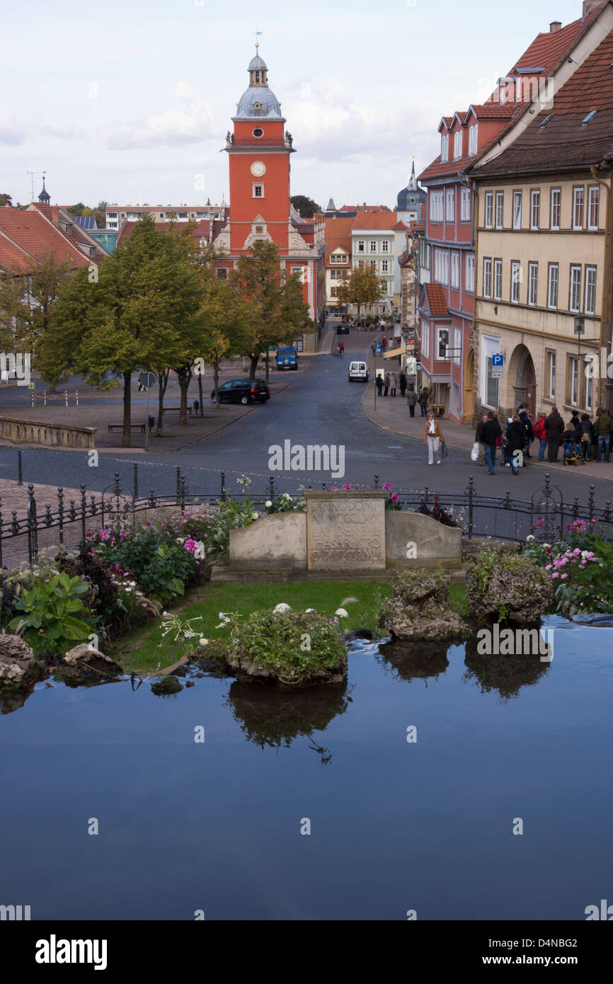 Vista di Gotha con la piazza Hauptmarkt e il municipio storico tower, Gotha, Turingia, Germania, Europa Foto Stock