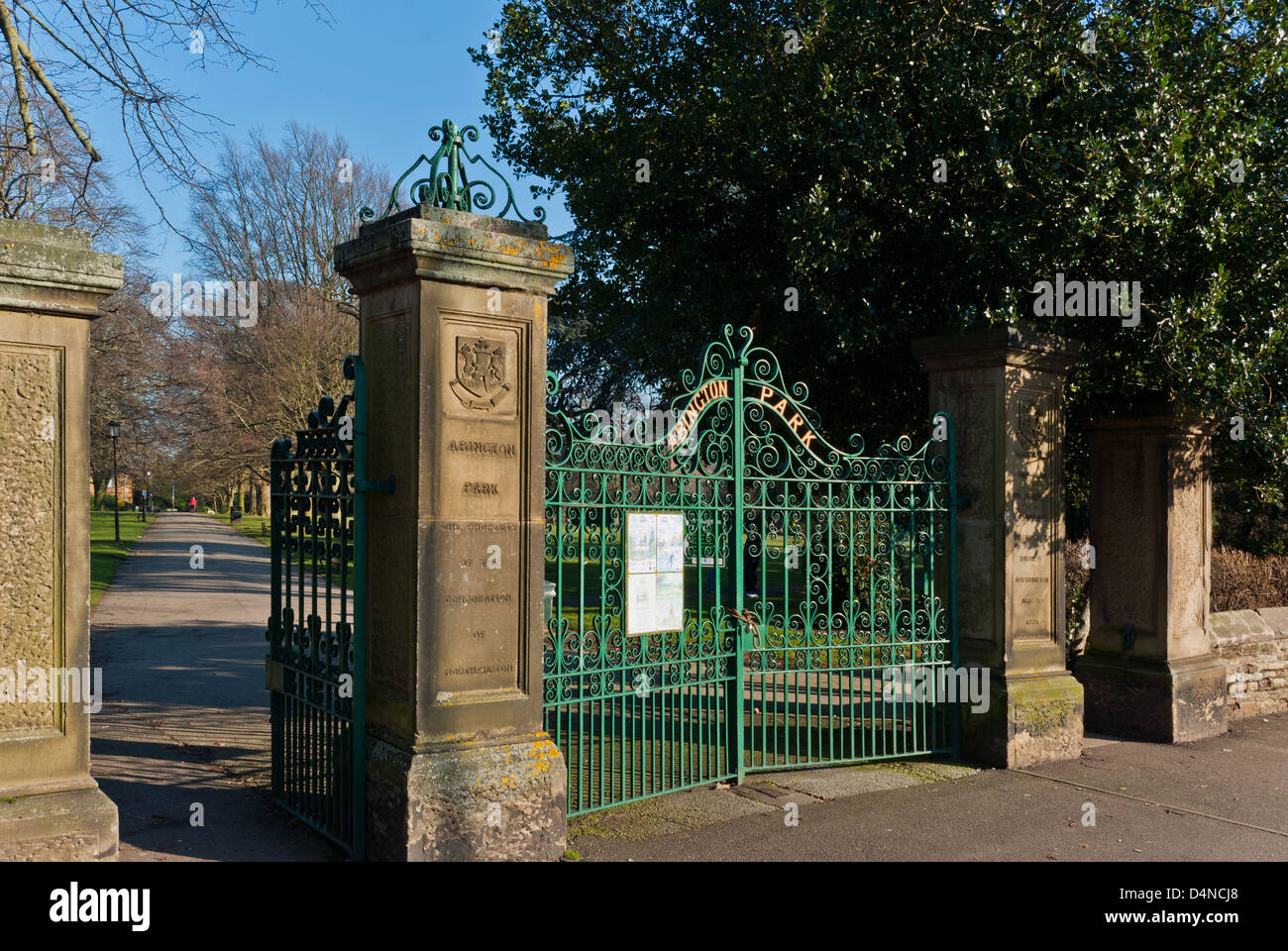 Cancelli di ingresso per Abington Park, Northampton Foto Stock