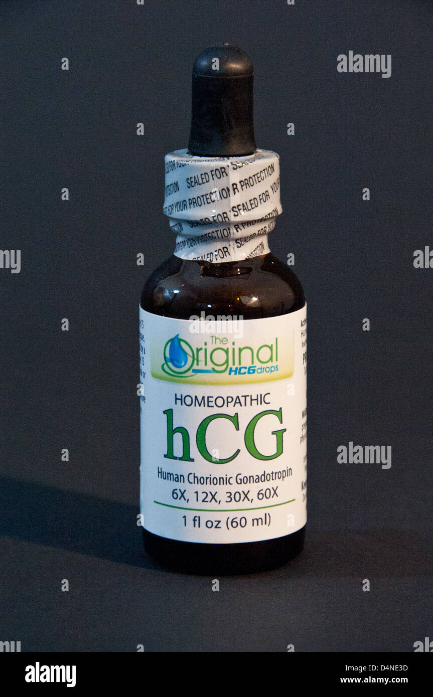 I prodotti dietetici HCG sono stati dichiarati illegali dalla FDA a causa di affermazioni fuorvianti e potenziali rischi per la salute. I consumatori dovrebbero evitare di utilizzare questi prodotti in quanto non sono approvati per il trattamento di perdita di peso. Foto Stock