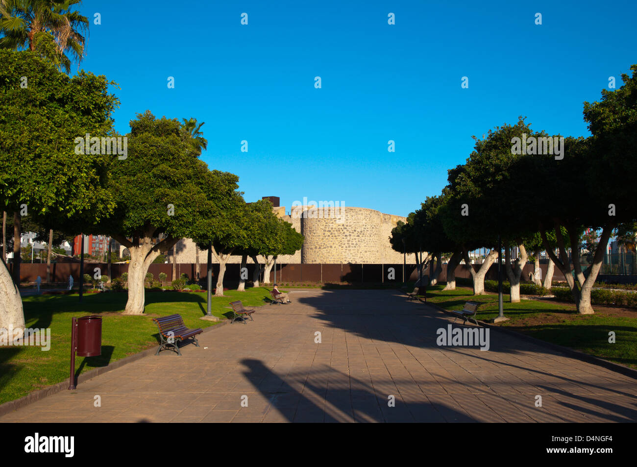 Plaza del Castillo de la Luz square con il parco La Isleta distretto a nord di Las Palmas città Gran Canaria Island nelle Isole Canarie Foto Stock