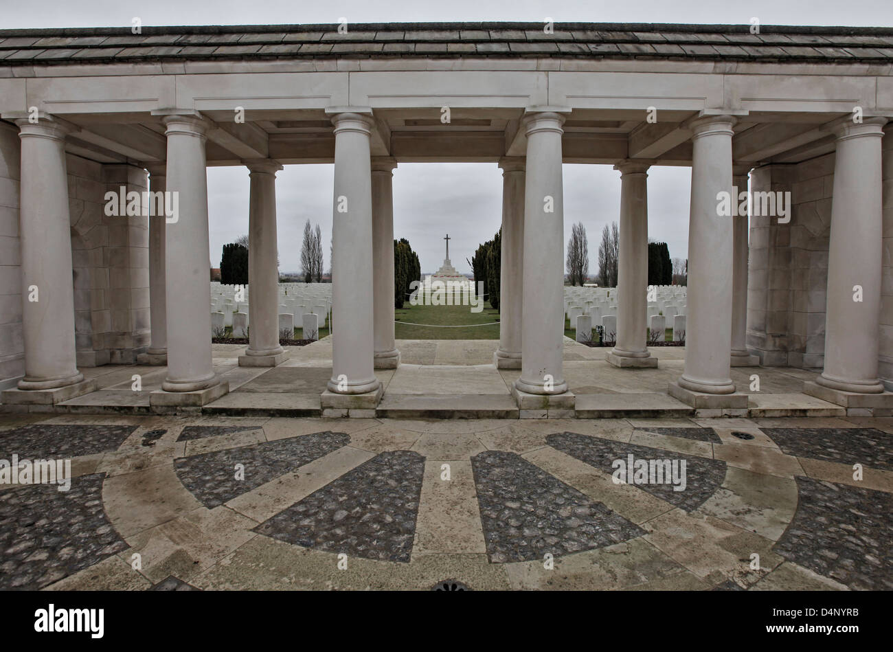 Tyne cot cimitero, Passchendaele, terreno di sepoltura per i morti della Prima Guerra Mondiale in Ypres Salient sul fronte occidentale Foto Stock