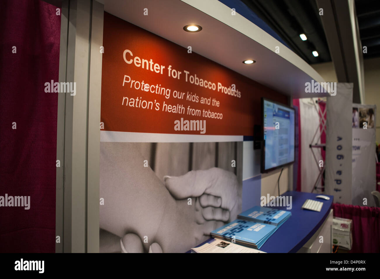 Il Center for Tobacco Products della FDA sarà presentato alla conferenza dell'American Public Health Association di San Francisco. L'evento si concentrerà sulla regolamentazione del tabacco e sulle iniziative in materia di sanità pubblica. Foto Stock