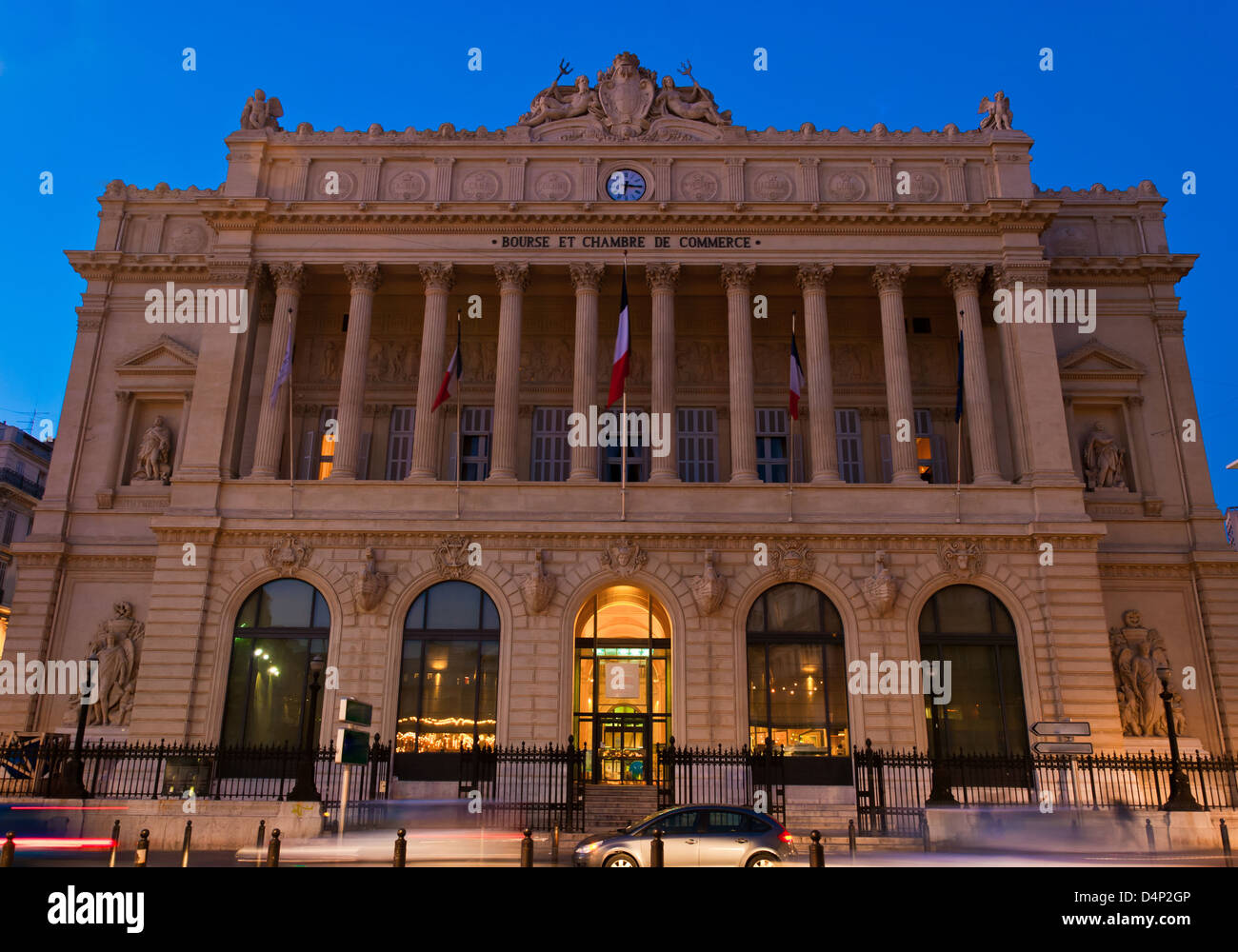 La facciata della Bourse et Chambre de Commerce in Marseille, Francia, Cote du Azur Foto Stock