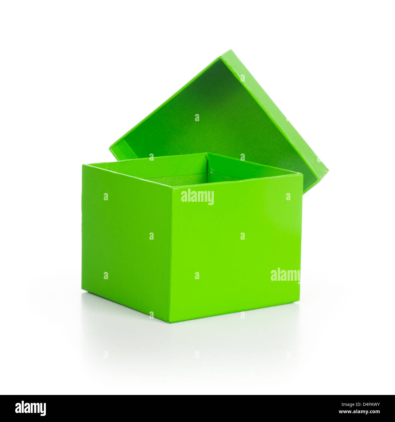Svuotare green box regalo con coperchio su sfondo bianco percorso di clipping incluso Foto Stock