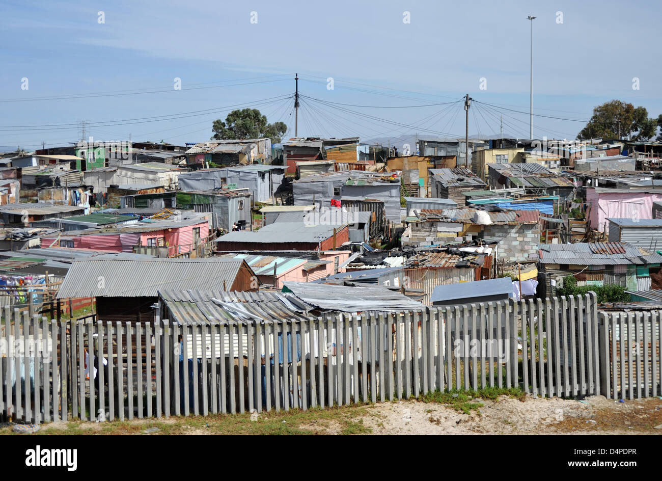 La foto mostra una cittadina con ferro corrugato capanne in Cape Town, Sud Africa, 21 aprile 2009. Foto: Andreas Gebert Foto Stock