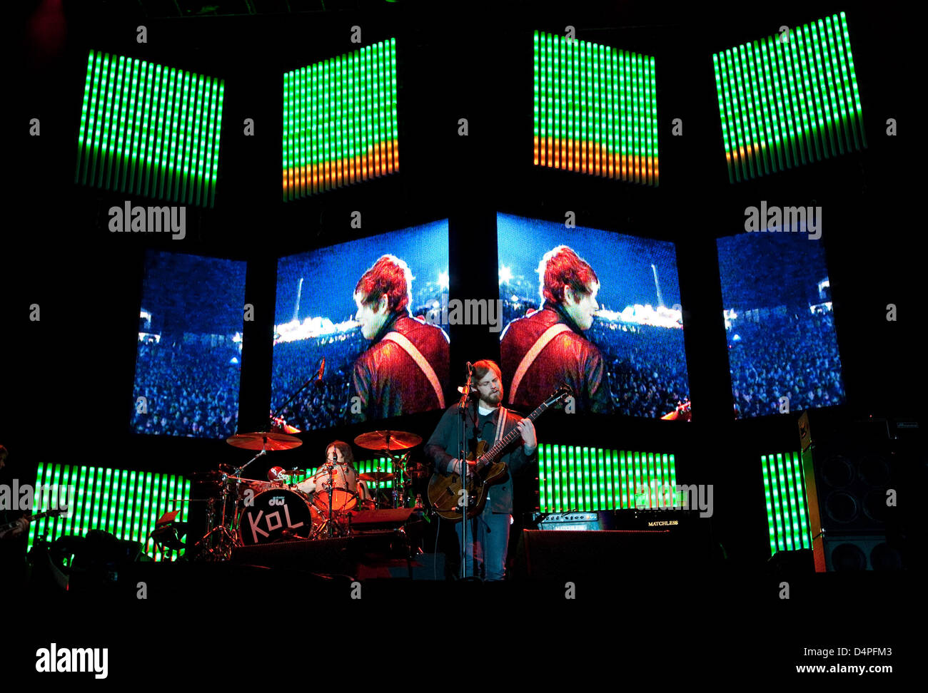 Caleb Followill, cantante di noi rock band Kings of Leon, esegue al tredicesimo festival di uragano in Scheessel, Germania, 19 giugno 2009. Alcune bande 70 eseguirà tre giorni a circa 60.000 visitatori attesi. Foto: FRISO GENTSCH Foto Stock