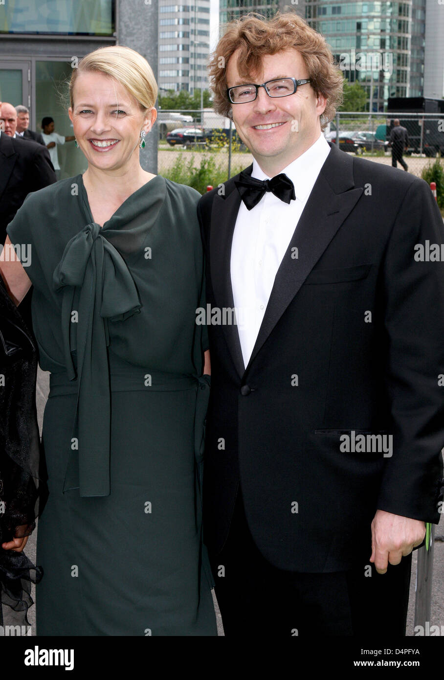 Il principe Friso (R) e la principessa Mabel di Orange-Nassau assiste la cena di Amsterdam ha ospitato dalla Fondazione Aids nell'Heineken Music Hall di Amsterdam, Paesi Bassi, 20 giugno 2009. La cena di beneficenza è quello di raccogliere denaro per il ?Aids Foundation? E ?STOP AIDS ORA! ?E attirare la vostra attenzione su HIV/Aids problemi nel settore commerciale. Foto: Patrick van Katwijk Foto Stock