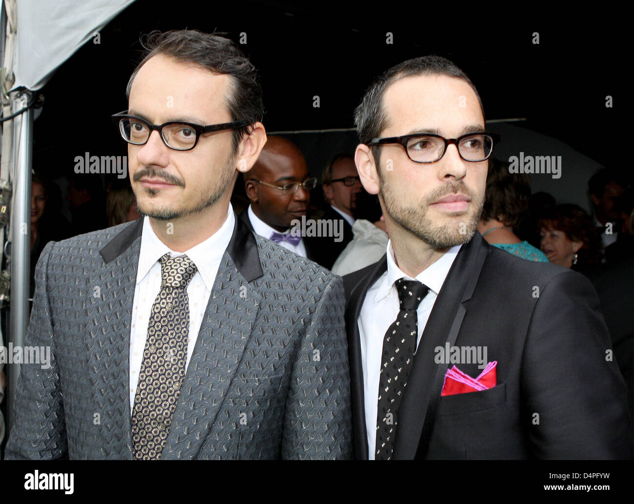 Designer Viktor ef Rolf partecipare alla cena di Amsterdam ha ospitato dalla Fondazione Aids nell'Heineken Music Hall di Amsterdam, Paesi Bassi, 20 giugno 2009. La cena di beneficenza è quello di raccogliere denaro per il ?Aids Foundation? E ?STOP AIDS ORA! ?E attirare la vostra attenzione su HIV/Aids problemi nel settore commerciale. Foto: Patrick van Katwijk Foto Stock