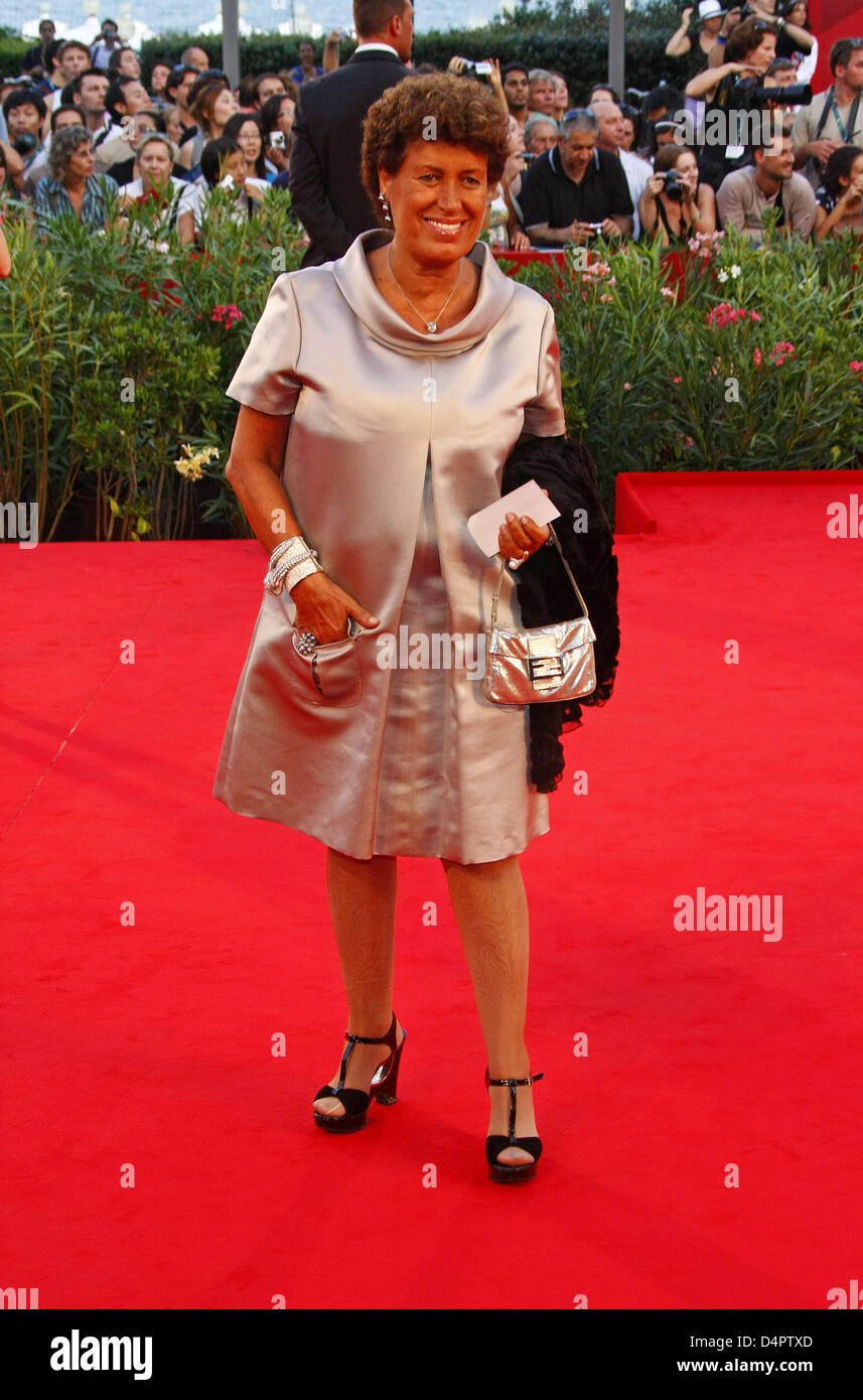 Carla Fendi arriva alla premiere di ?Baaria?, il film di apertura del sessantesimo Festival del Cinema di Venezia al Palazzo del Cinema di Venezia, Italia, 02 settembre 2009. Il festival avrà luogo dal 02 al 12 settembre 2009. Foto: Hubert Boesl Foto Stock