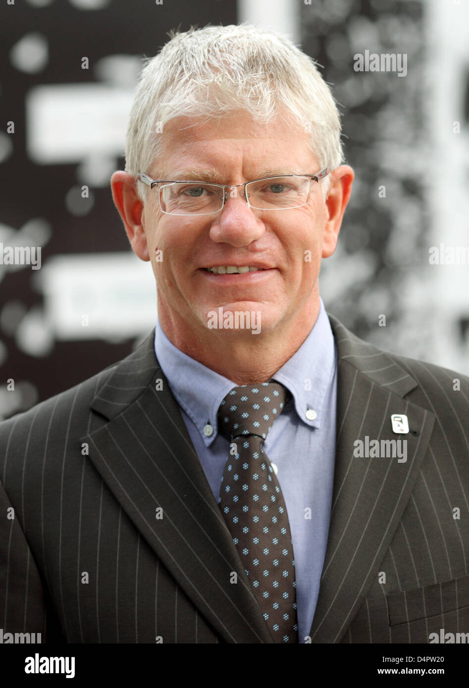 Franz Reindl, Segretario Generale del Comitato Organsiation per i Campionati Mondiali di hockey su ghiaccio 2010 in Germania, raffigurato a margine di una conferenza stampa a Colonia, Germania, 02 settembre 2009. I Campionati Mondiali di hockey su ghiaccio 2010 avrà luogo in Germania dal 07 maggio al 23 maggio 2010. Foto: Felix Heyder Foto Stock