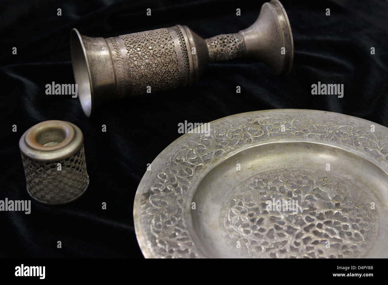 Un antico argento judaica Kiddush Tazza da Tripoli, Libia. Foto Stock