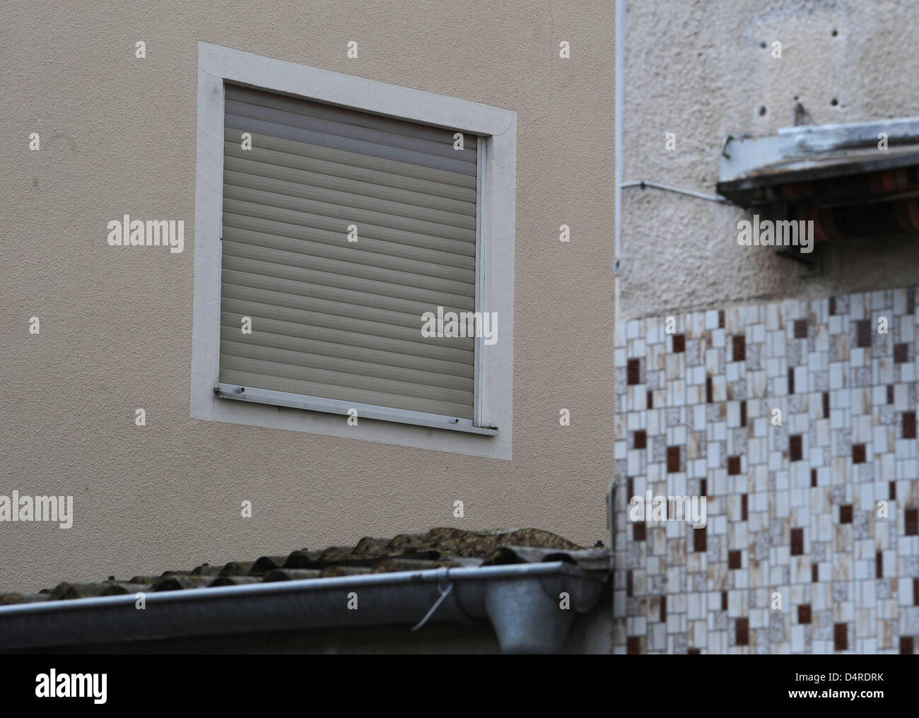 La casa della famiglia in cui una ragazza morta di fame raffigurato nella Thalmaessing, Germania, 12 agosto 2009. Il 3-anno-vecchia ragazza morì di malnutrizione in un ospedale il 10 agosto. Foto: ARMIN WEIGEL Foto Stock