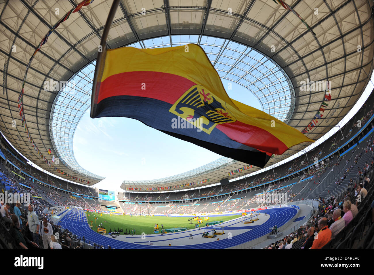 Una vista generale allo stadio olimpico al dodicesimo IAAF Campionati del Mondo di atletica leggera a Berlino, Germania, 15 agosto 2009. Foto: BERND THISSEN Foto Stock