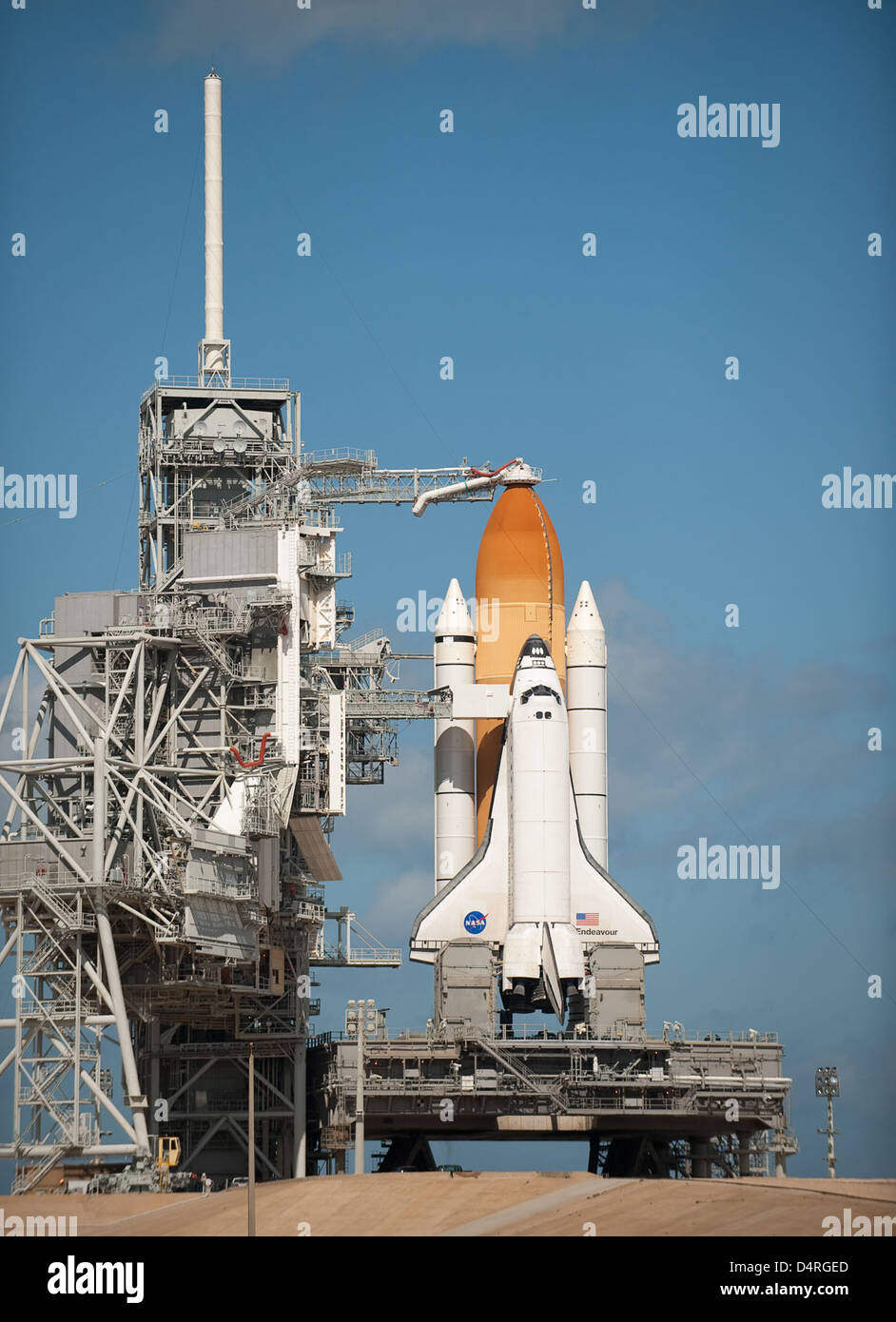 Lo Space Shuttle Endeavour è posizionato al Kennedy Space Center per la missione STS-130, preparandosi per il suo ultimo volo per consegnare l'ultimo modulo alla stazione spaziale Internazionale prima del ritiro. Foto Stock