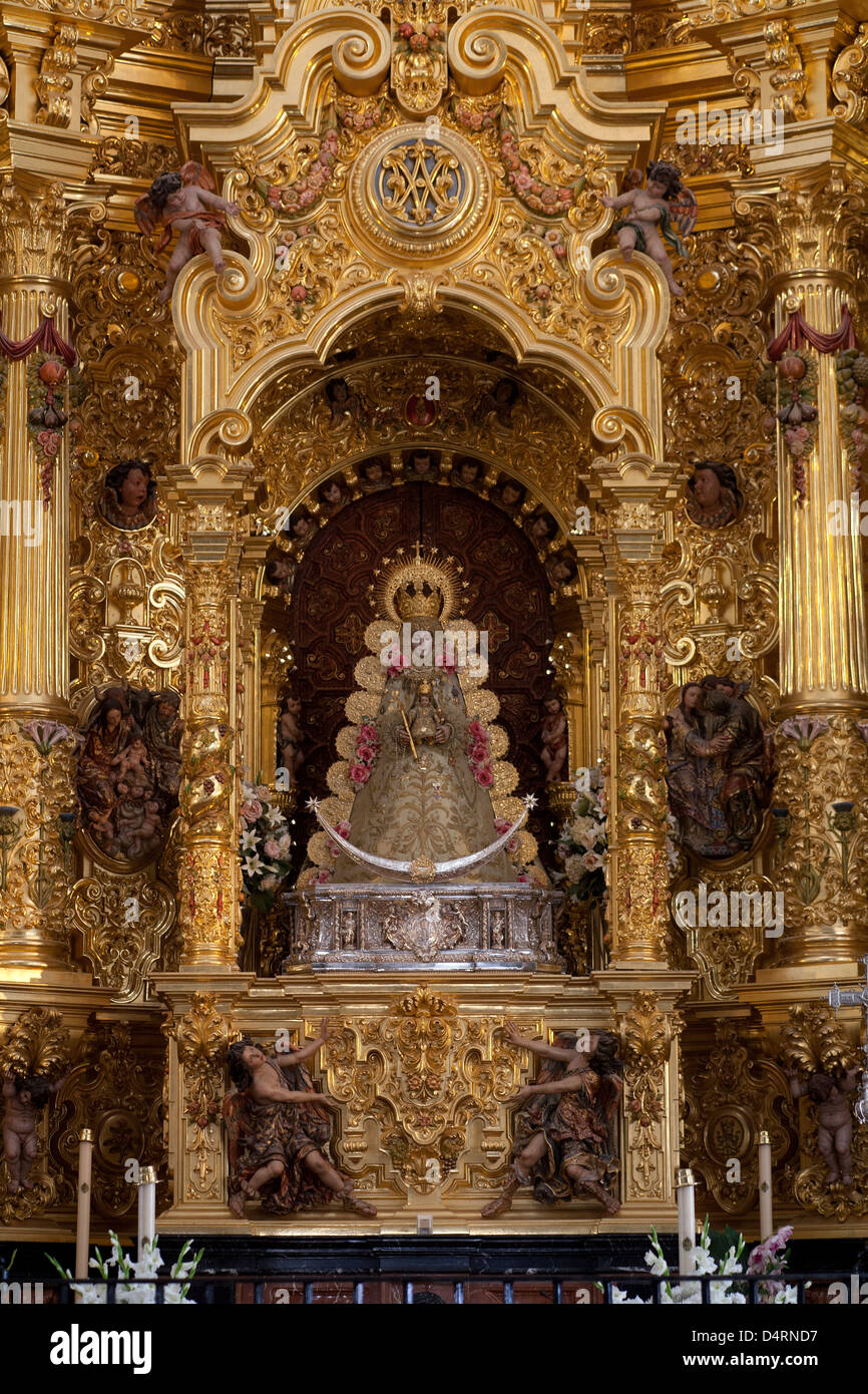 Chiesa di El Rocío, Almonte, Huelva, statua della Madonna Foto Stock