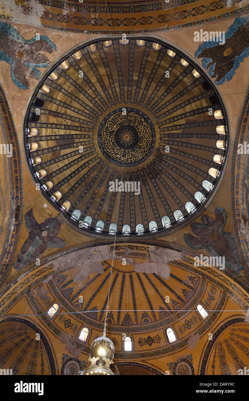 Hagia Sophia, è un ex ortodossi basilica patriarcale, più tardi una moschea, e ora un museo ad Istanbul in Turchia. Foto Stock
