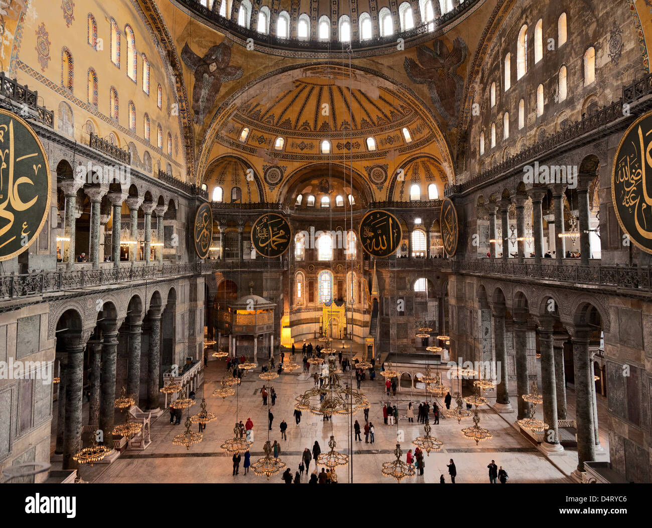 Hagia Sophia, è un ex ortodossi basilica patriarcale, più tardi una moschea, e ora un museo ad Istanbul in Turchia. Foto Stock