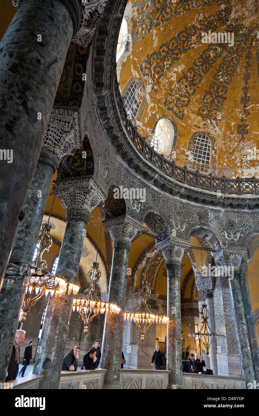 Hagia Sophia, è un ex ortodossi basilica patriarcale, più tardi una moschea, e ora un museo ad Istanbul in Turchia. Foto Stock