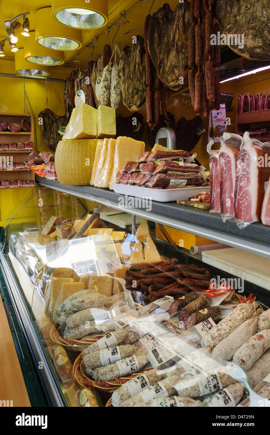 Negozio di salsiccia in Bolzano Italia. Foto Stock