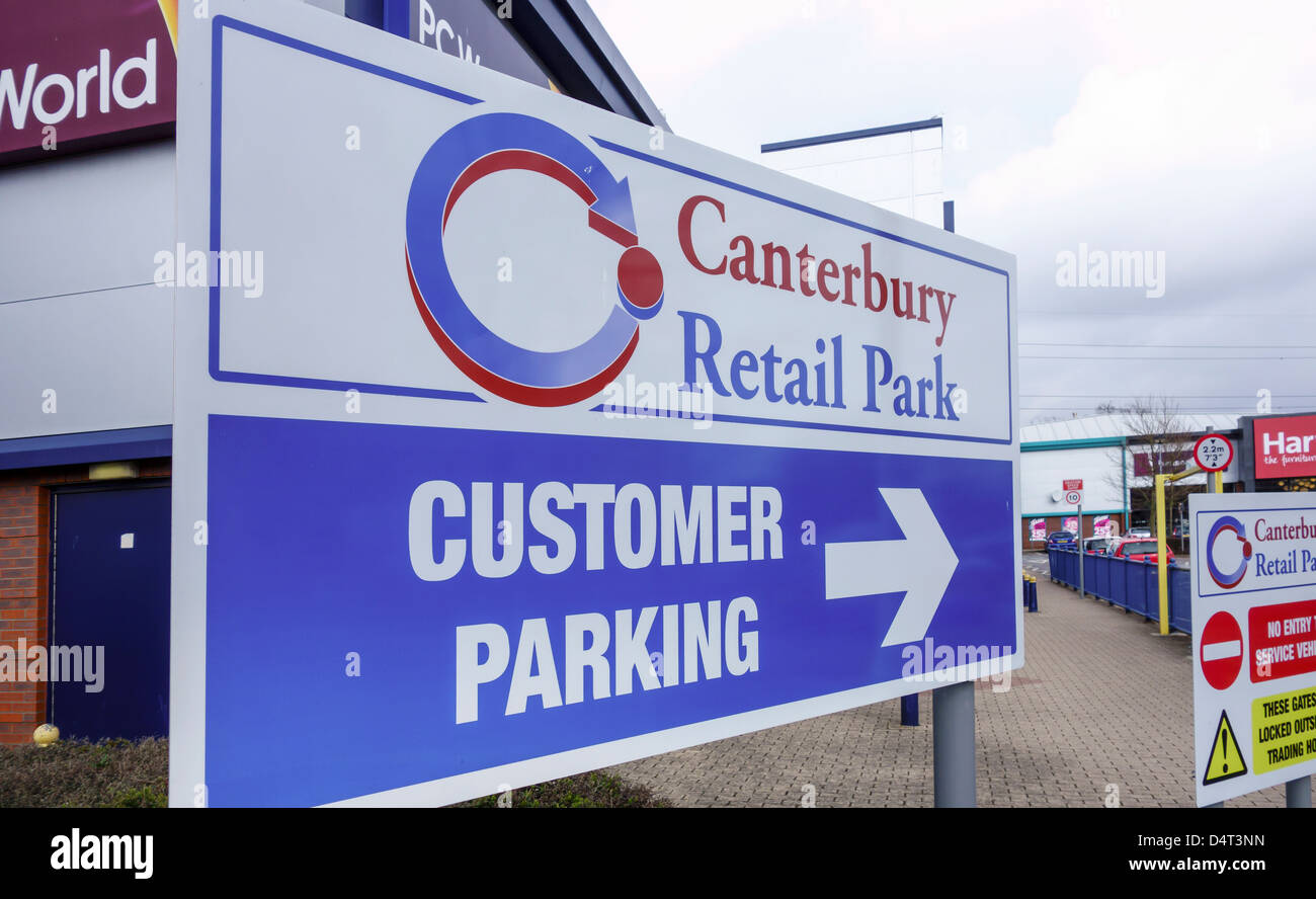 Canterbury Retail Park cliente Parcheggio Auto segno Foto Stock