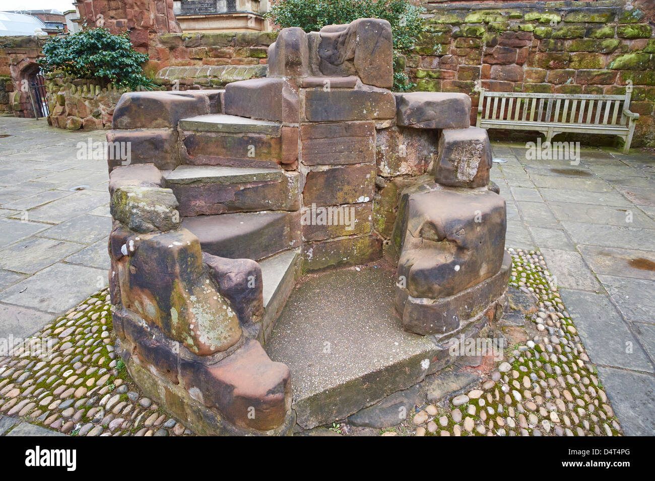 Fasi del pulpito vecchia Chiesa Cattedrale di St Michael Coventry Regno Unito Foto Stock