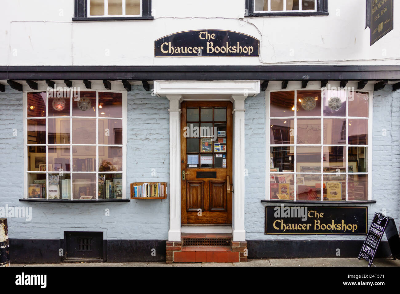 Il Chaucer Bookshop Carrello birra Lane Canterbury Kent Foto Stock