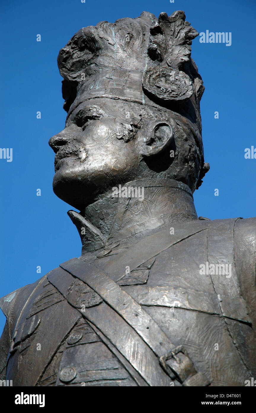 Statua in bronzo commissionato da Aberdeen City Council e svelata dal colonnello-in-Chief di The Gordon Highlanders, il principe Charles Foto Stock