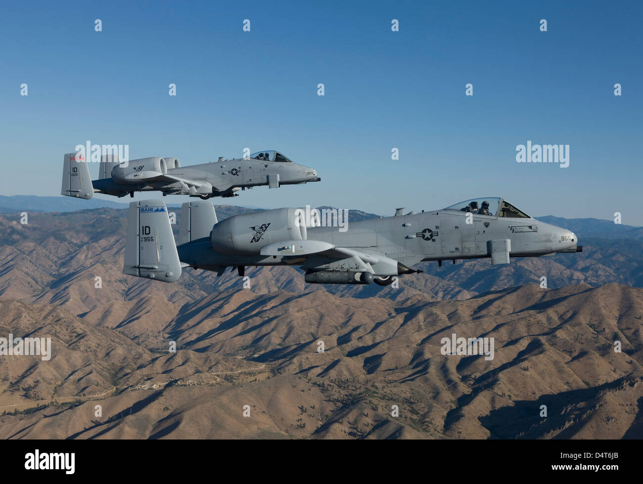Due A-10 del Thunderbolt da 124Fighter Wing's 190Fighter Squadron sorvolare Idaho centrale. Foto Stock