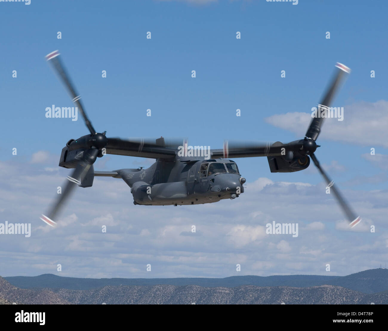 Un CV-22 Osprey su una missione di formazione su New Mexico. Foto Stock