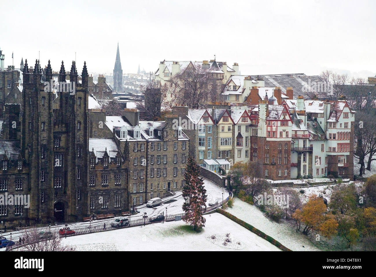 Ramsay Gardens ed il tumulo di neve Foto Stock