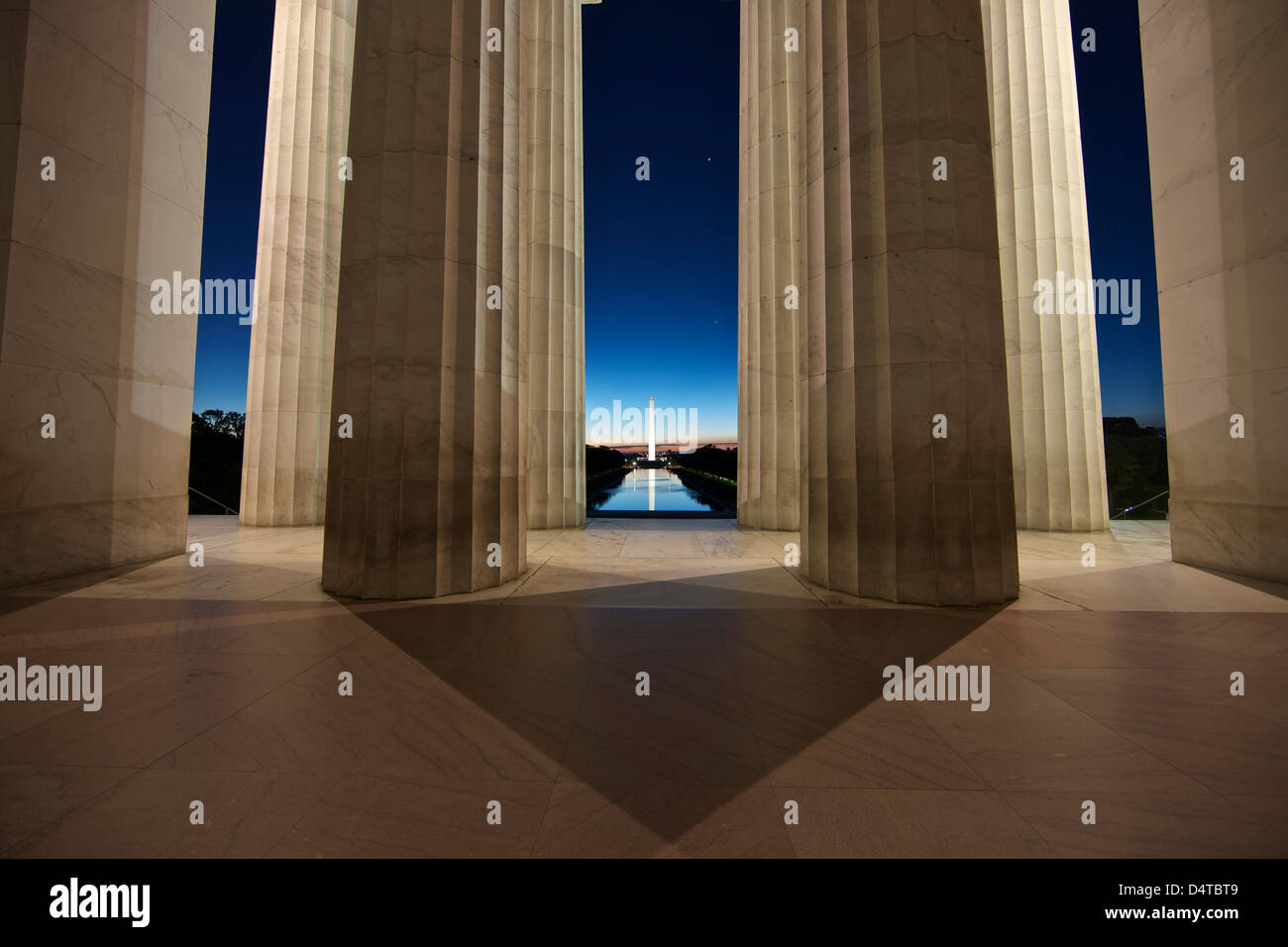 Washinton monumento al tramonto, visto dal Lincoln Memorial, Washinton D.C., USA. Foto Stock