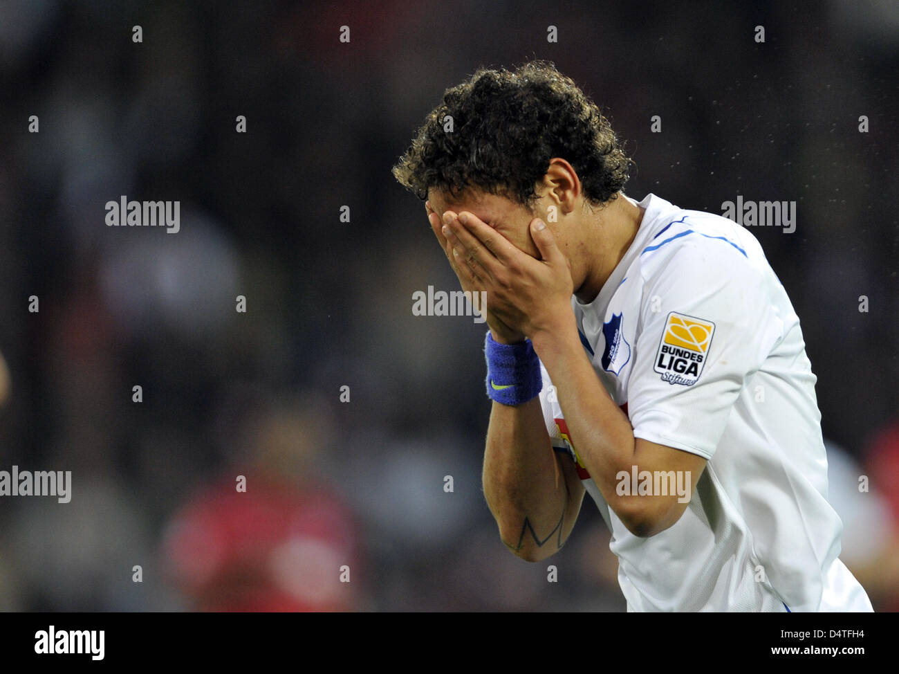 Carlos Eduardo di gesti Hoffenheim durante la Bundesliga giornata 11 tie SC Freiburg vs TSG 1899 Hoffenheim a Badenova Stadium di Friburgo, Germania, 01 novembre 2009. Hoffenheim ha vinto 0-1. Foto: Patrick Seeger Foto Stock