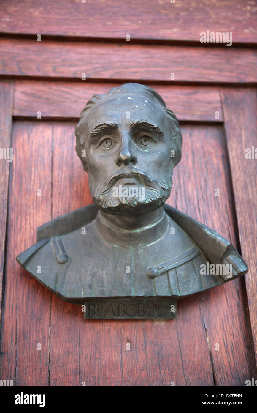 Un busto sulla porta della porta Mariacki, Cracovia in Polonia Foto Stock