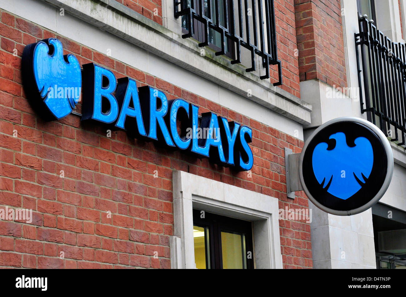 Una vista ravvicinata della Barclays Bank, Soho Square, Londra Foto Stock