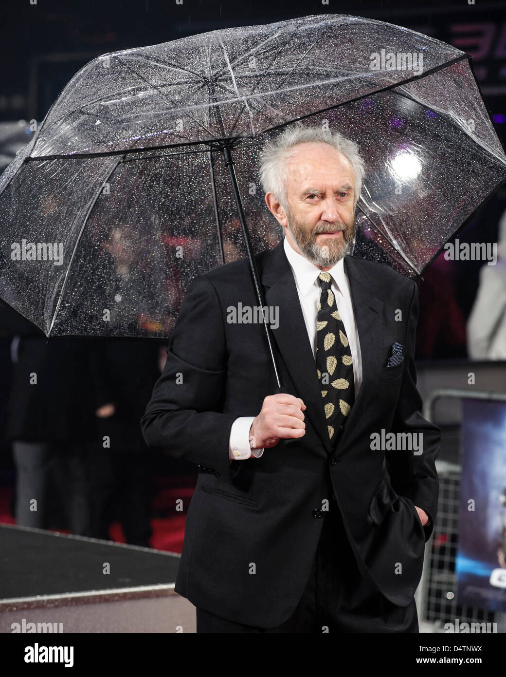 Jonathan Pryce assiste il G.I JOE UK Premiere il 18/03/2013 all'Empire Leicester Square, Londra. Persone nella foto: Jonathan Pryce, attore. Foto di Julie Edwards Foto Stock