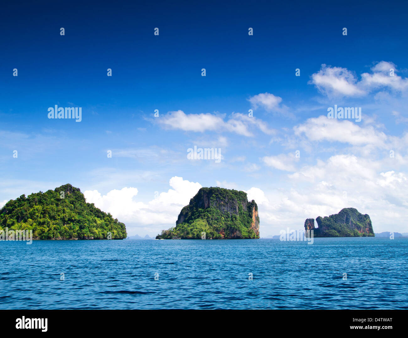 Isola in mezzo al mare in Thailandia Foto Stock