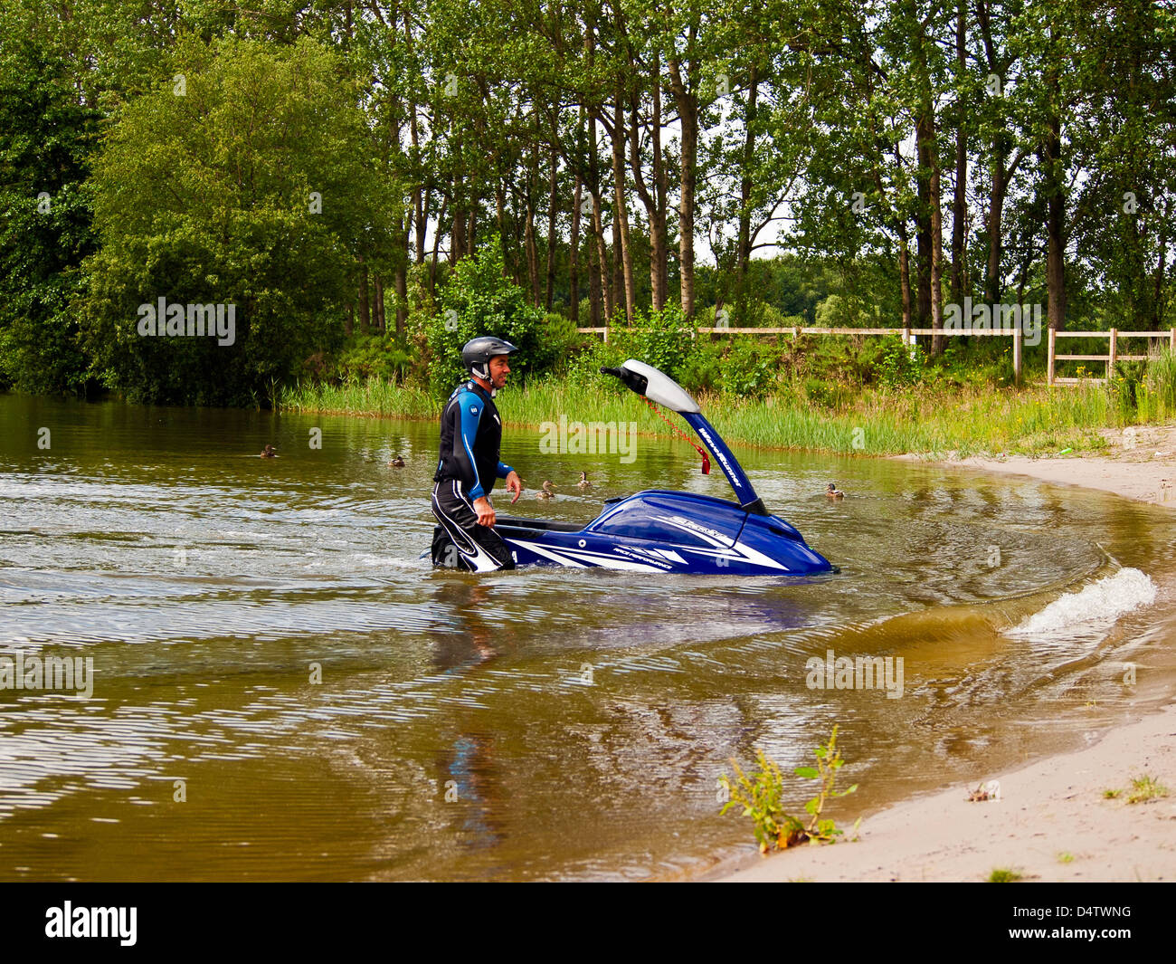 Sciatore a getto libero laghi, Southport, Lancashire Foto Stock