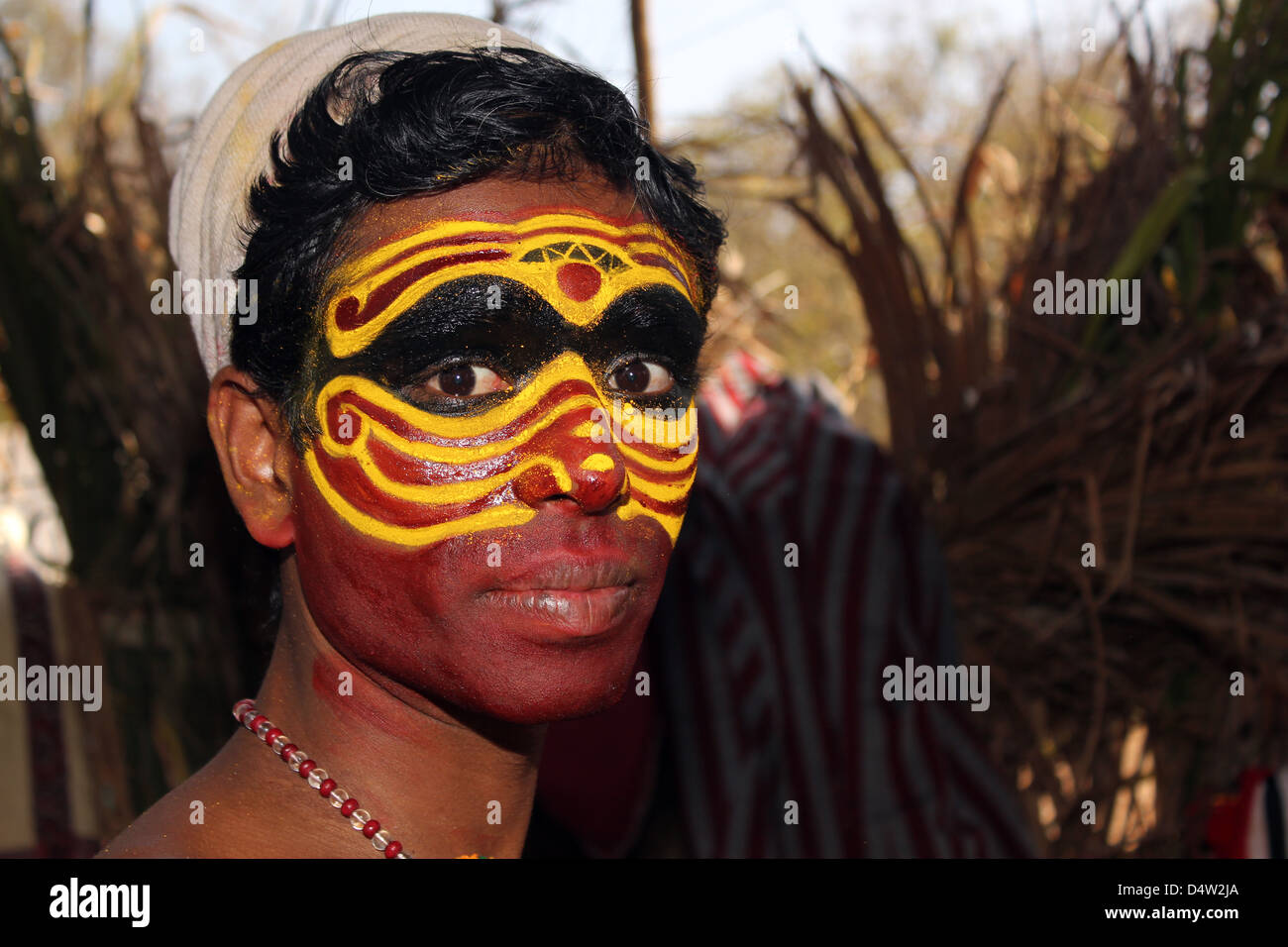 Local tribesmen in Manivayel Wayanad India del Sud Foto Stock