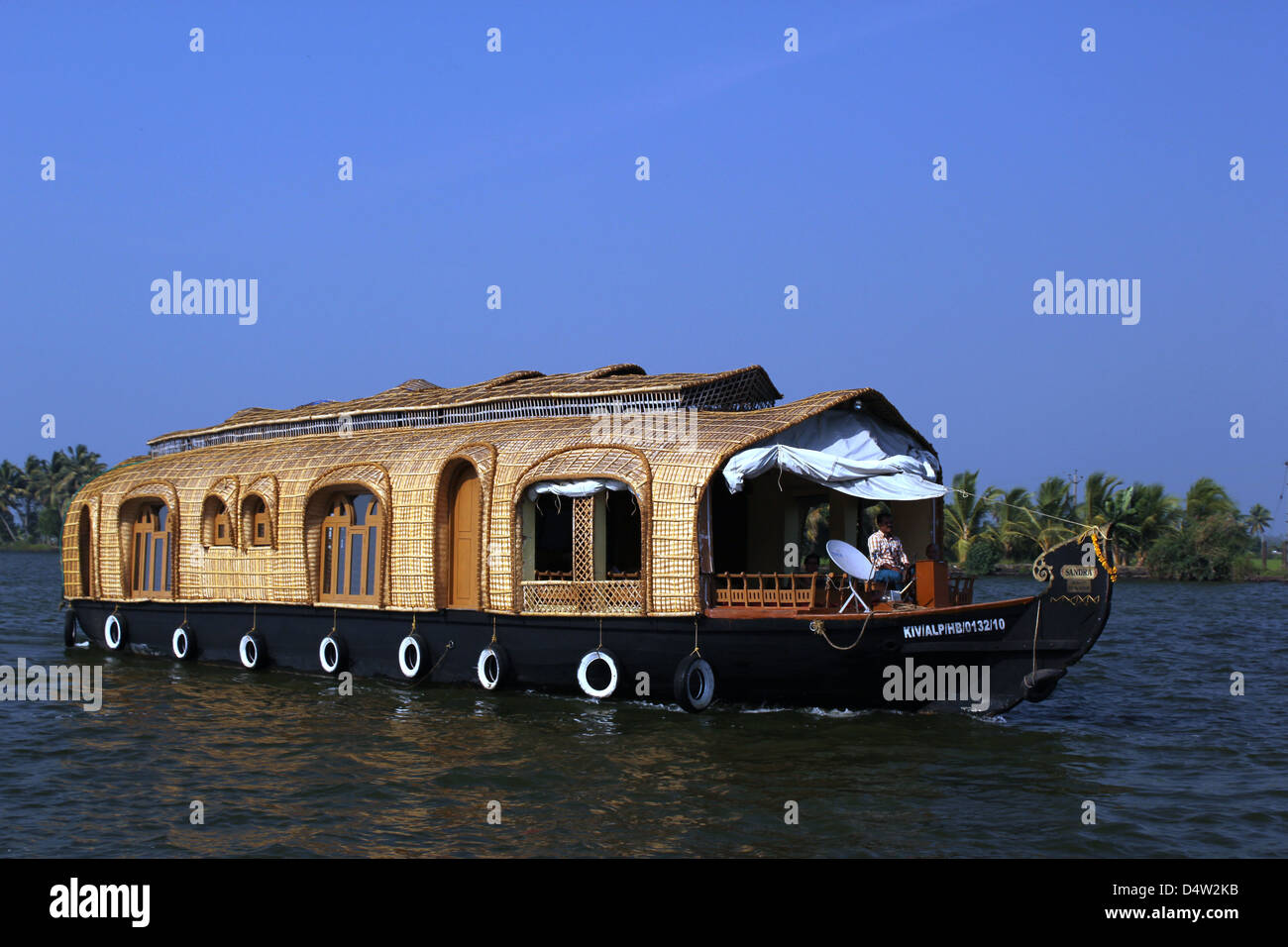 Tipica casa galleggiante di Alleppey India Foto Stock