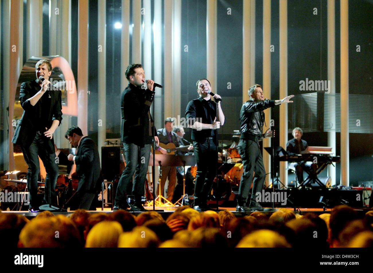 La band Westlife compie durante il Premio Nobel per la pace con un concerto presso la Oslo Spektrum di Oslo, Norvegia del 11 dicembre 2009. Il concerto onora questo anno il premio Nobel per la pace Barack Obama presidente degli Stati Uniti. Foto: Patrick van Katwijk Foto Stock