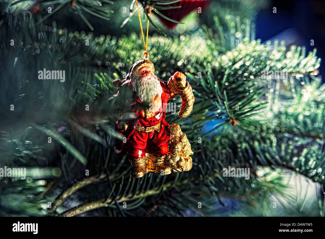Santa ornamento di Natale su albero Foto Stock