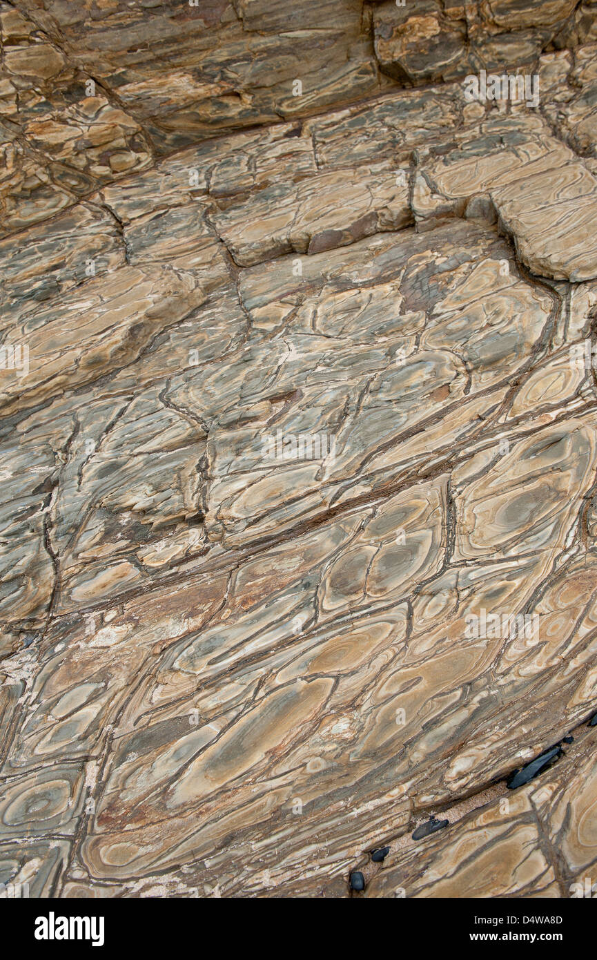 Gli anelli di Liesegang in rocce sedimentarie a Praia da Amoreira Costa Vicentina Riserva Naturale Algarve Portogallo Europa Foto Stock