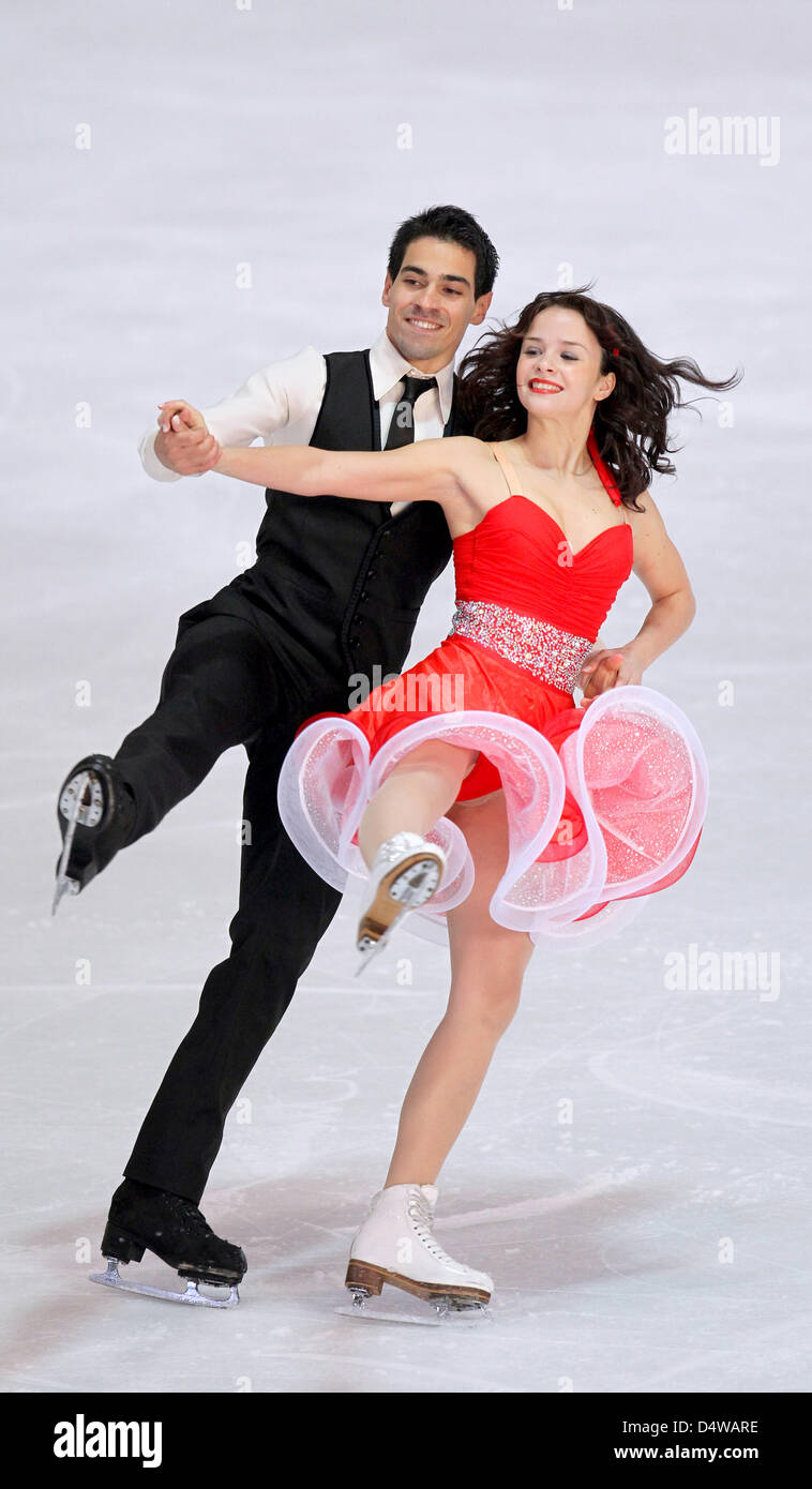 Italiano di pattinatori di figura Anna Cappellini e Luca Lanotte eseguire  durante la danza su ghiaccio