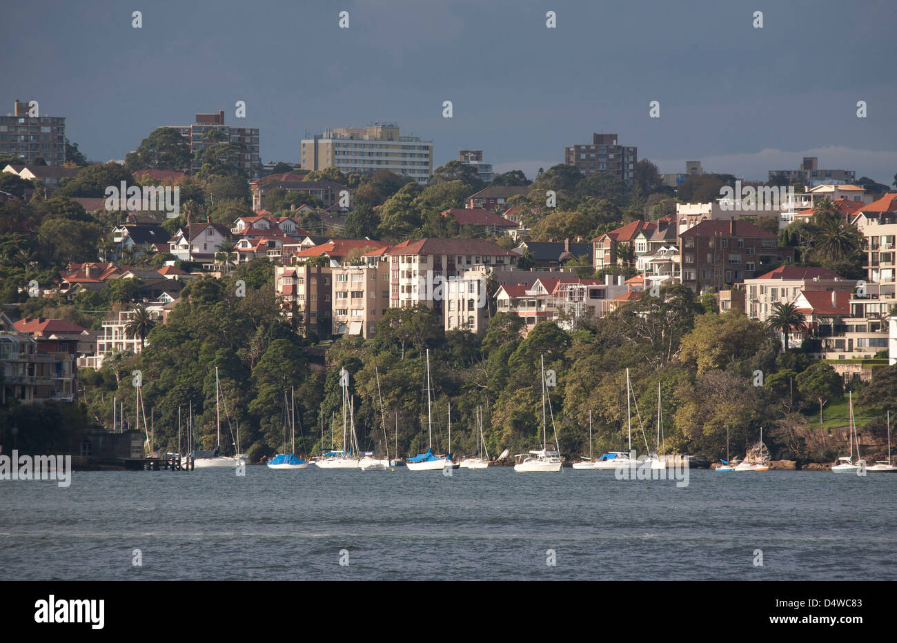 Waterfront Appartamenti e case di lusso che si affaccia su Sirius Cove sulla North Shore inferiore di Sydney Australia Foto Stock