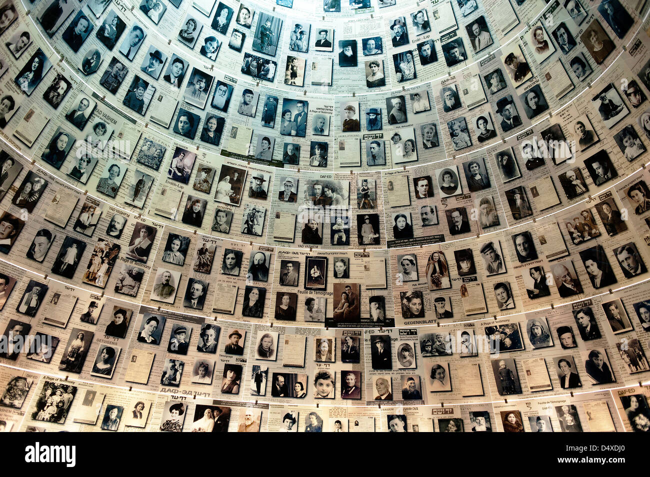 Sala dei nomi nel memoriale dell olocausto sito in Gerusalemme, Israele Foto Stock