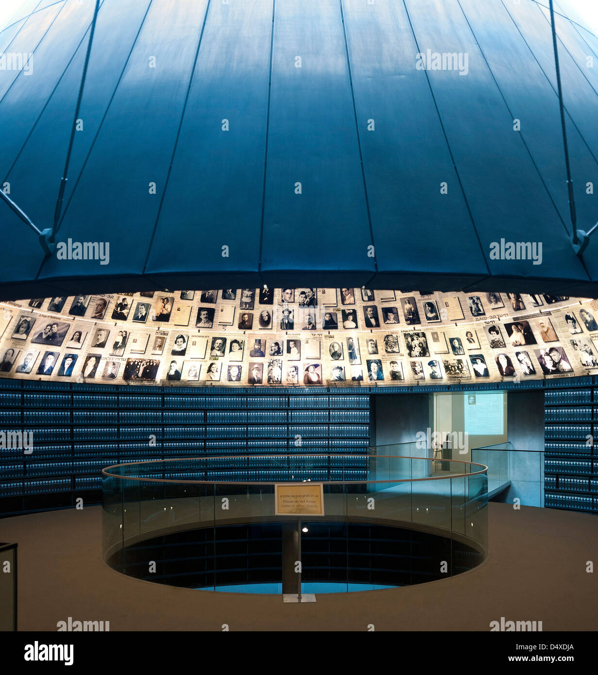 Sala dei nomi in olocausto sito memoriale di Gerusalemme Foto Stock
