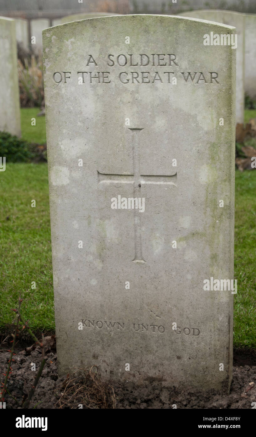 Un soldato della Grande Guerra - note a Dio - un soldato ucciso durante la Battaglia di Somme nella prima guerra mondiale il cui corpo non è stato identificato; il suo nome sarà scolpito sul Memorial a Thiepval Foto Stock