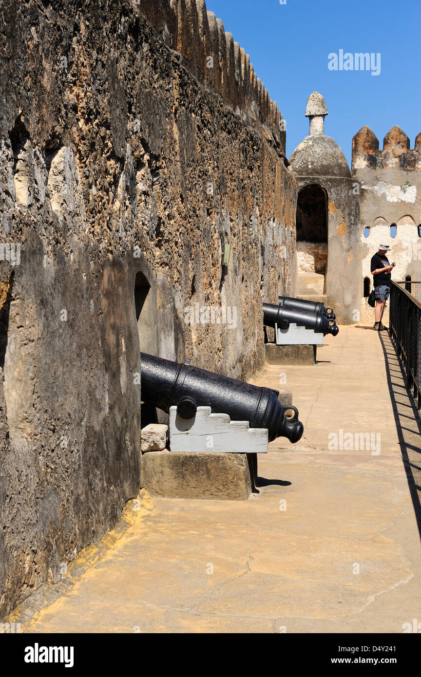 Fortificazioni a Fort Jesus sull isola di Mombasa, in Kenya, Africa orientale Foto Stock