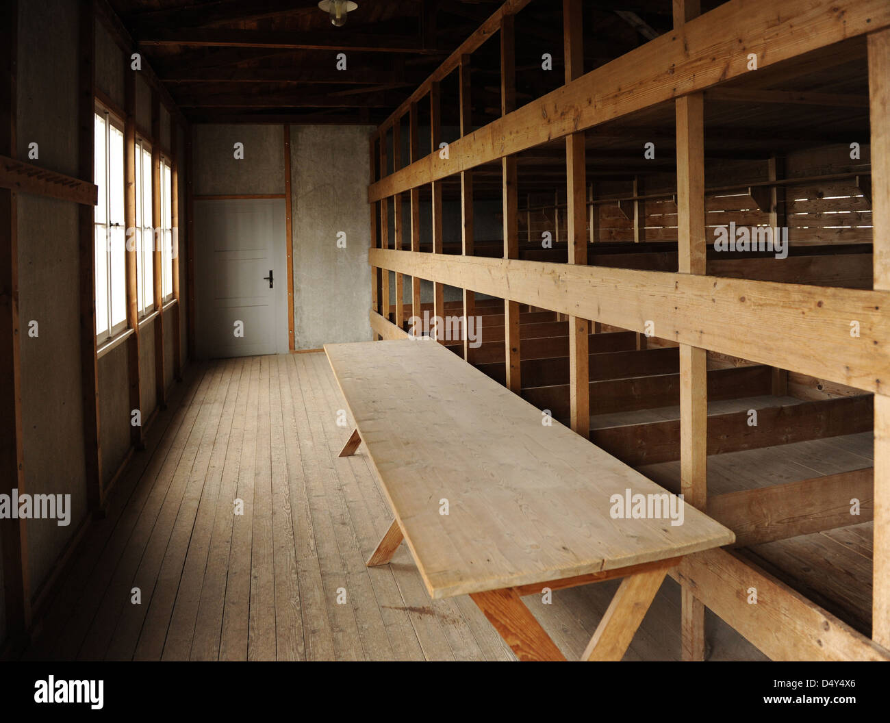 Campo di Concentramento di Dachau. Campo nazista di prigionieri aperto nel 1933. Interno di una ricostruzione di una baracca. Germania. Foto Stock