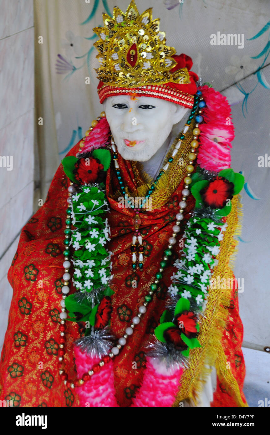 Shri Sai Baba statua al tempio Foto Stock